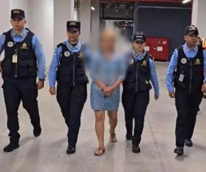 La imputada llegó a Honduras la noche del 31 de julio, siendo entregada por autoridades españolas en el Aeropuerto Internacional de Palmerola.