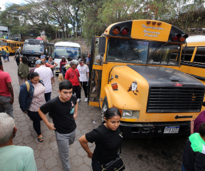 Las terminales de autobuses, por ahora, no lucen tan llenas, pero se espera que hoy por la tarde puedan llenarse de turistas.