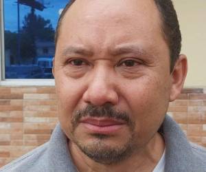 Elvin Izaguirre ha vivido días de angustia por no saber de su hijo, quien ayudó a la pareja a mudarse de casa.