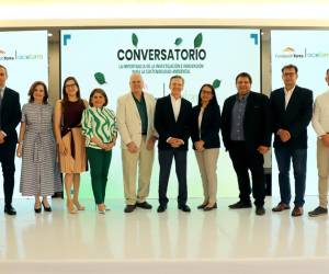 Representantes de Fundación Terra, USAID y AMITIGRA presentes en la firma de los acuerdos y el conversatorio.