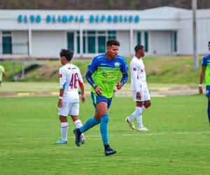 Detalló que el fichaje de Villatoro se concretó después de una visoría en Italia, donde impresionó a los contratistas. Se espera que se una al Nacional en los próximos 15 días.