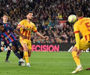 A falta de 10 partidos para el final del campeonato, el Barcelona aventaja al Real Madrid.