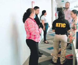 Elementos de la ATIC secuestraron ayer documentación en el IP tras el anuncio de intervención de la mandataria Xiomara Castro.