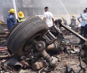 Una persona ha sido hallada con vida entre los restos del vuelo AI171 de Air India, que se estrelló este jueves en Ahmedabad con 242 personas a bordo.