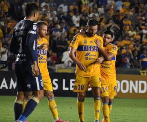 Gignac marcó el primer y segundo tanto del partido en el Volcán.
