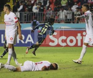 Imágenes del desarrollo del partido.