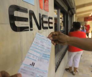 Fue la expresidenta Xiomara Castro quien estableció el subsidio de energía gratis para familias, el cual está dirigido a hogares con un consumo eléctrico mensual igual o inferior a 150 kWh.