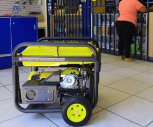 En varios sectores del país se reportan racionamientos.