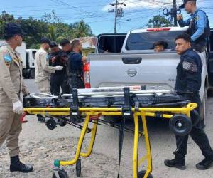 Un enfrentamiento entre agentes de la Policía Nacional y presuntos integrantes de la banda criminal conocida como “Del Wilmer” dejó como saldo cinco personas muertas y tres funcionarios policiales heridos en el municipio de La Masica, Atlántida. ¿Qué se sabe de su estado de salud? Aquí los detalles: