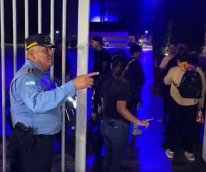 Policía desaloja pacíficamente a manifestantes en el CCG