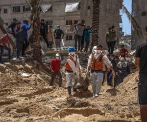 Desde abril se han descubierto varias fosas comunes en tres hospitales de Gaza.