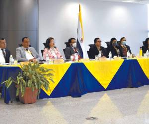 En reunión con el Consejo Universitario se busca aprobar medidas de inclusión para los aspirantes a estudiantes de la UNAH.