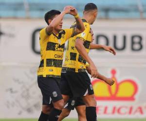 Real España sufriendo derrota al colero UPNFM con gol de Moya