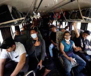Los migrantes que ingresan por la frontera de Las Manos en Trojes, El Paraíso, pagan altos costos por el traslado hasta la frontera con Guatemala.