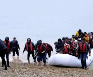 Los padres de la niña, junto con otros tres hijos, fueron trasladados a un hospital en Dunkerque.