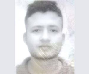 Luego de dejar al joven gravemente herido, el conductor se dio a la fuga. Las autoridades aún no han podido dar con su paradero.