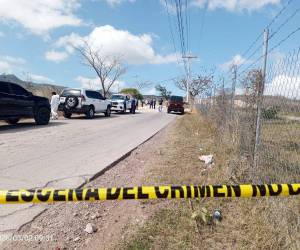 Autoridades llegaron hasta el lugar tras el reporte de un cadáver embolsado.