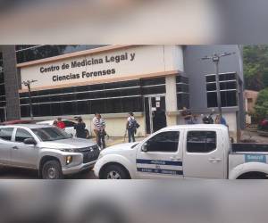 El cadáver del menor aún permanece en la morgue capitalina.