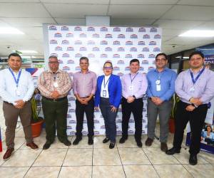 Los equipos de Tigo Business y Finsol que lideraron el proyecto de implementación de las soluciones Cloud IaaS y FWaaS: Wilmer Vásquez, Nelson Galeano, Rolando Orellana, Ligia Rivera, Bennie Castillo, Juan Carlos López y Elmer Hernández.