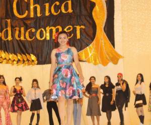 Un total de 16 alumnas del Instituto Central Vicente Cáceres están concursando hoy viernes 26 de mayo para convertirse en la nueva “Chica Comercio 2023”. A continuación las imágenes que dejó el esperado certamen.