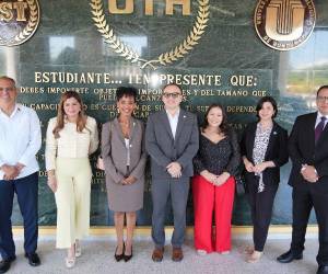 Autoridades académicas de la Universidad Tecnológica de Honduras, (UTH) recibieron en su campus de San Pedro Sula a la Honorable Agregada Cultural Hermila Yifter.
