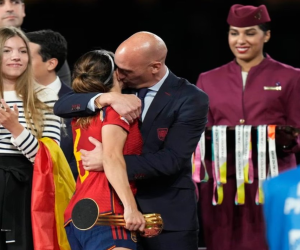 La acción de Rubiales fue criticada en distintos medios, que también le afearon sus gesticulaciones en el palco del estadio Australia.