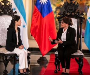 El 28 de julio de 2022 la presidenta Xiomara Castro recibió las cartas credenciales de la entonces embajadora de Taiwán en Honduras, Vivia Chang. La diplomática dejó el país el 23 de marzo.