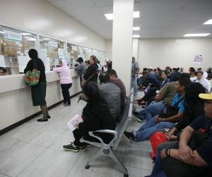 Hasta ahora el servicio de farmacia solo era brindado únicamente de lunes a viernes, pero con la nueva medida los derechohabientes podrán acudir a farmacia los sábados por la mañana.