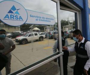 Arsa admitió la compra de flores.