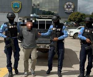 Capturan a un hombre por asaltar y atropellar a una mujer en la colonia Alemán de Tegucigalpa.