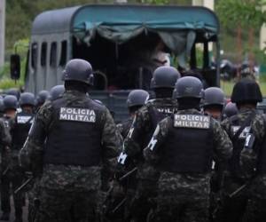 Un nutrido grupo de la Policía militar fue desplegado desde la mañana de este domingo hacia las fronteras hondureñas.