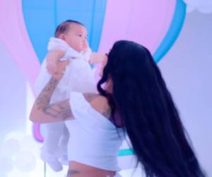 La imagen fue recopilada del video “Mía” donde mostró todo su proceso de embarazo, parto y lo que ha cambiado en su vida gracias a la maternidad.