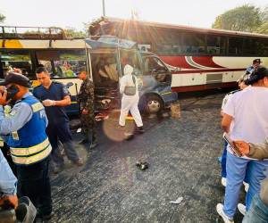 Los heridos están siendo atendidos con urgencia en el Hospital Regional de Occidente, mientras que aquellos en estado más crítico están siendo trasladados por helicópteros de la Fuerza Aérea Hondureña al hospital Mario Catarino Rivas en San Pedro Sula.