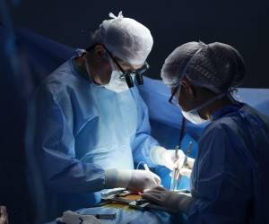 El menor no resistió, tras una cirugía sufrió un ataque al corazón debido a las lesiones.