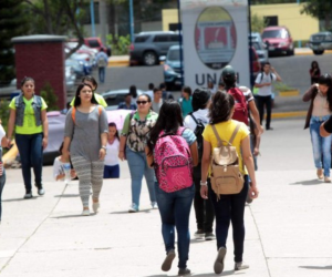 El traslado a otro campo de estudio es gracias al capítulo XI de las Normas Académicas de la UNAH. Los estudiantes deberán cumplir los requisitos de cada carrera.