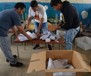 Hasta el momento continúa el sondeo a boca de urna y se espera que este día se tengan los resultados de las 11 preguntas del referendo.