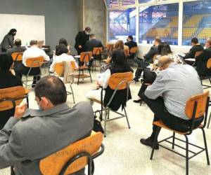 Los candidatos continuarán hoy con la realización de las pruebas toxicológicas en las instalaciones del Polideportivo de la UNAH.