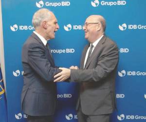 Nasry Asfura e Ilan Goldfajn conversan en Estados Unidos sobre temas de cooperación y financiamiento para el país.