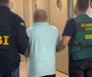 La Guardia Civil de España difundió esta imagen de uno de los detenidos.