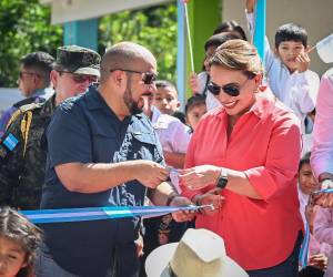 Durante la administración de Xiomara Castro, con Daniel Esponda al frente de Educación, se repartieron acuerdos en Francisco Morazán, Santa Bárbara y Olancho, tres departamentos que han sido bastiones políticos de Libre.