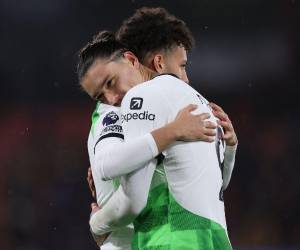 Liverpool golea 4-0 al Bournemouth y alarga sus puntos en el campeonato.