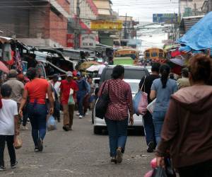 Así luce a diario la sexta avenida de Comayagüela, ya que es la zona de mayor comercio informal de la capital.
