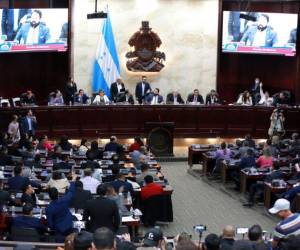 El proyecto, pendiente desde 2023, requiere más discusión y acuerdos, especialmente tras la desbandada de diez diputados de Libre.