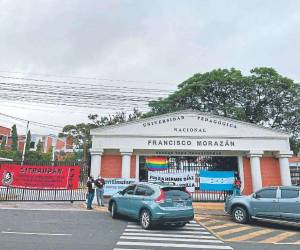 Las tomas en la instalaciones de la UPNFM son indefinidas.