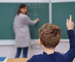 ¿Hasta qué punto es bueno que los niños obedezcan a los adultos? Descubra la importancia de marcar un equilibrio.