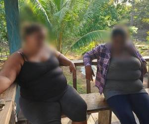 La menor fue llevada a la comunidad de Pusuaya por estas mujeres desde 2019 y era sometida a abusos constantes hasta que logró contactar a su padre, quien la rescató y denunció el caso.