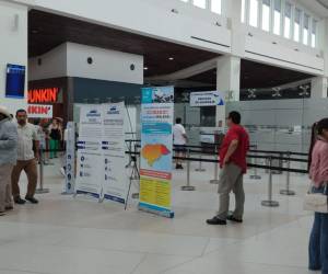 En el caso los ticos que lleguen al aeropuerto Palmerola estos son devueltos por Copa Airlines directo a Panamá y luego a Costa Rica.