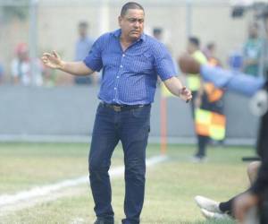 El entrenador de 55 años se atormenta por el descenso con los Ribereños y expone las diferencias que ha encontrado con su nuevo club.