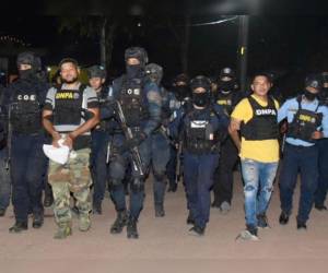 Así fueron trasladados a Tegucigalpa los tres primeros detenidos tras las solicitudes de extradición.