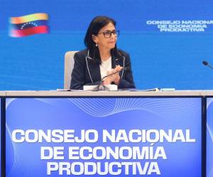 Delcy Rodríguez aseguró que las divisas provenientes de la venta de petróleo serán canalizadas a través del Banco Central hacia la banca privada.